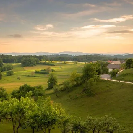 펜션 In - Dolenjska & Bela Krajina Unter- & Weisskrain 26032 *